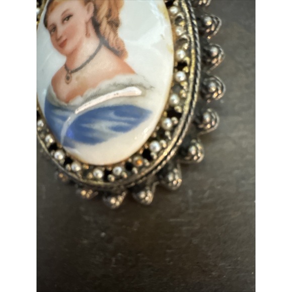 Vintage Limoges France Lovely Lady Blue White Porcelain Brooch Pin - Picture 2 of 8